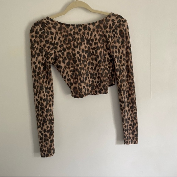 Victoria’s Secret Cheetah Criss Cross Front Long Sleeve Top Size XS - Picture 4 of 4